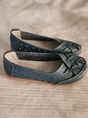 Like New Women’s Blue Perforated Leather Slip-On Flats
